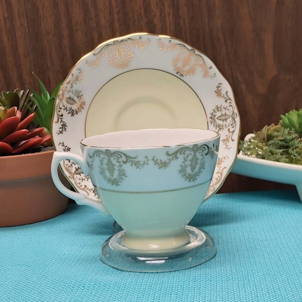 🫖 Royal Vale Cup & Saucer #7353